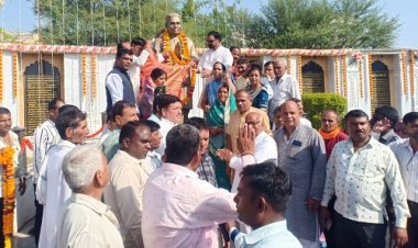 NEWS : कुकड़ेश्वर में मनाई पूर्व CM स्व. सुंदरलाल पटवा की 100 वीं जन्म जयंती, सिंगल यूज प्लास्टिक मुक्त को लेकर किया जागरूक, विधायक मारू ने वितरित किएं कपड़े के बेग, पढ़े खबर