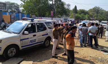 BIG BREAKING : नीमच सिटी रोड़ पर फिर बवाल, अतिक्रमणकर्ताओं ने उखाड़ी प्री-कास्ट, फिर मौके पर पहुंचे प्रशासनिक और पुलिस अधिकारी, हुआ ये...! पढ़े खबर