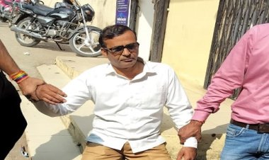 BIG NEWS : बंटवारा के नाम पर मांगी रिश्वत, तो लोकायुक्त तक पहुंची शिकायत, फिर टीम की मंदसौर जिले में दस्तक, पटवारी जगदीश पाटीदार रंगे हाथों गिरफ्तार, पढ़े खबर