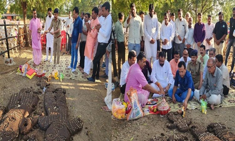 NEWS : गोवर्धन पूजा महोत्सव, मनासा की इस गौशाला पहुंचे विधायक मारु, विधि-विधान से किया पूजन-अर्चन, आम जनता से कहीं ये बात, पढ़े खबर