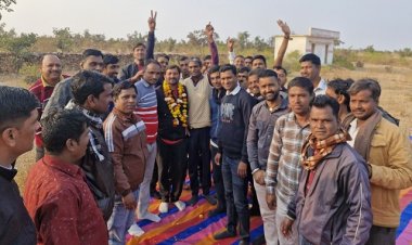 NEWS : रोजगार सहायक सचिव महासंघ का पुर्नगठन, अब ताराचंद धाकड़ के हाथों में कमान, जावद तहसील अध्यक्ष नियुक्त, तो इन्हें भी मिली बड़ी जिम्मेदारी, पढ़े खबर