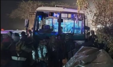 BIG BREAKING : कार से दर्शन करने जाता परिवार, करौली-गंगापुर रोड़ बना काल, हादसा होते ही मच गया कोहराम, इंदौर के 5 लोगों की दर्दनाक मौत, एक साथ अंतिम संस्कार की तैयारी, रौंगटे खड़े कर देगी ये घटना, पढ़े खबर