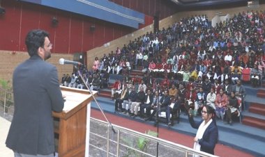 NEWS : नीमच जिला प्रशासन द्वारा कार्यशाला आयोजित, बोर्ड परीक्षाओं के परिणाम उन्‍नयन की सराहनीय पहल, कलेक्‍टर-एसपी ने विद्यार्थियों को सिखाए मेरिट में आने के गुर, तो इन्होंने साझा किए अनुभव, पढ़े खबर