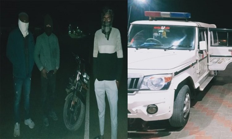 BIG NEWS : बाइक हो गई बंद, और सुनसान रोड़ पर तीन युवक, फिर पुलिस ने की मदद, काली रात के साएं में यूं दी सुरक्षा, ऐसे सुरक्षित पहुंचाया घर, ये खबर मंदसौर की, क्लिक करें और देखें