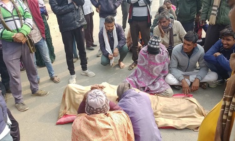 BIG NEWS : डंपर ने रौंदा, तो भरत की हुई मौत, गुस्साएं परिजनों ने किया चक्काजाम, मुआवजे सहित इस बड़ी कार्यवाही की मांग भी, घटना कुकड़ेश्वर थाना क्षेत्र की, पढ़े मनीष जोलान्या की खबर