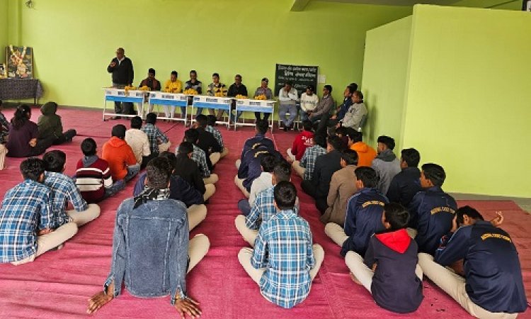 NEWS : मल्हारगढ़ के सीएम राइस स्कूल में स्काउट गाइड का तीन दिवसीय प्रशिक्षण शिविर शुरू, विद्यार्थियों के जीवन में शस्त्र और शास्त्र दोनों की आवश्यकता, बताया महत्व, पढ़े खबर