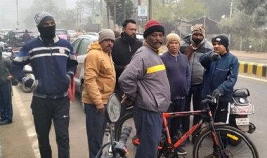 BIG NEWS : नीमच की सड़कों पर जब साइकिल पर निकले ये अफसर, तो मची खलबली, पहले साफ-सफाई का, फिर इस व्‍यवस्‍था का भी निरीक्षण, तत्काल दिए ये निर्देश, आखिर किसका काफिला रहा साथ, पढ़े खबर