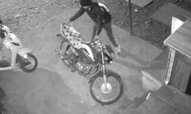 BIG NEWS : मनासा में चोर सक्रीय, इस बार जनपद कार्यालय में हाथ साफ, यहां खड़ी बाइक उड़ाई, घटना का वीडियों भी आया सामने, क्लिक करें और देखें