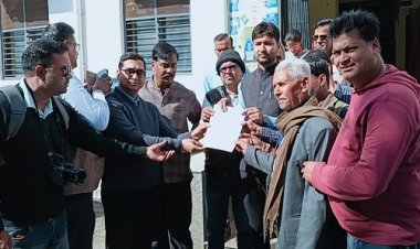 NEWS : छत्तीसगढ़ में स्वतंत्र पत्रकार मुकेश चन्द्राकर की नृशंस हत्या, मीडिया जगत में आक्रोश, पिपलियामंडी में इन्होंने सौंपा ज्ञापन, इस बड़ी कार्यवाही की मांग, पढ़े खबर