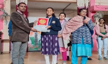 NEWS : राष्ट्रीय एकता शिविर, नीमच की बेटी ने जम्मू में मारी बाजी, महाविद्यालय की स्वयं सेविका कोमल ने प्राप्त किया द्वितीय स्थान, पढ़े खबर