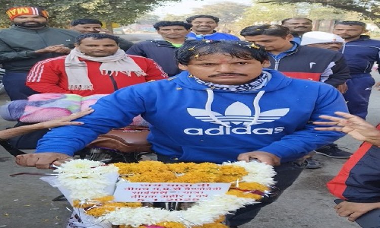 NEWS : नीमच के भक्त साइकिल लेकर हुए रवाना, इस दिन करेंगे मां वैष्णोदेवी के दर्शन, यूनिटी क्लब ने किया स्वागत, पढ़े खबर