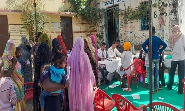 NEWS : मुख्यमंत्री जन कल्याण अभियान, ग्राम जमुनियाकलां में नि:शुल्क चिकित्सा शिविर, बीमारियों की जांच, और दिया उचित परामर्श, पढ़े खबर