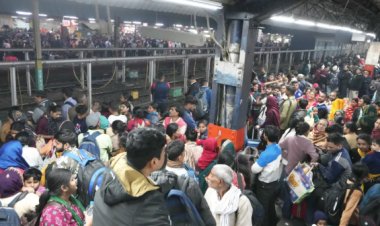 BIG NEWS : नई दिल्ली से बड़ी खबर, रेलवे स्टेशन पर मची भगदड़, भीड़ में कुचले गए लोग, एक दर्जन से ज्यादा की मौत, तो कई घायल भी, सरकार ने दिए जांच के आदेश, पढ़े रिपोर्ट