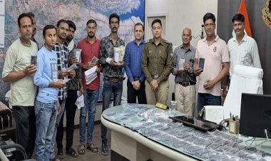 BIG NEWS : नीमच की साइबर टीम ने खोज निकले लाखों के मोबाइल, एसपी कार्यालय में हुआ खास कार्यक्रम, फिर अमानत के रूप में मालिकों को लौटाएं, पुलिस की इस कार्यवाही से आप भी हो जाएंगे खुश, पढ़े खबर