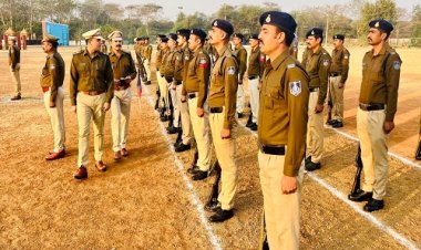 BIG NEWS : नीमच पुलिस लाइन में जनरल परेड, और निरिक्षण करने पहुंचे एसपी अंकित जायसवाल, फिर इन अधिकारियों-कर्मचारियों को किया पुरस्कृत, पढ़े खबर
