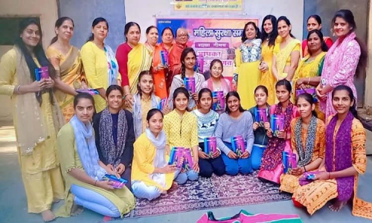 NEWS : स्व. मुरलीधर प्रेमाणी की स्मृति, और विद्यार्थियों के बीच मनाया वसंतोत्सव, आवश्यक सामग्री की भेंट, पढ़े खबर
