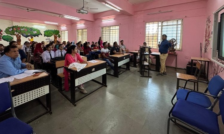 NEWS : भाभा परमाणु अनुसंधान केंद्र के वैज्ञानिक पहुंचे जाजू कन्या महाविद्यालय, पहले दिन एटोमिक ऊर्जा पर ज्ञानवर्धन, दो सत्रों में होंगे व्याख्यान, पढ़े खबर