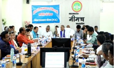 BIG NEWS : राज्‍यसभा सांसद गुर्जर की उपस्थिति में कलेक्टोरेट में दिशा कमेटी की बैठक संपन्न, सांसद गुप्ता ने की अध्‍यक्षता, माईक्रो सिंचाई प्रोजेक्‍ट, पीएम ग्राम सड़क योजना और सोलर पैनल लगाने पर चर्चा, दिए ये निर्देश, पढ़े खबर