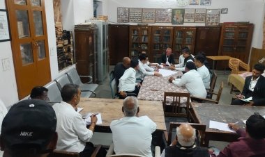 BIG UPDATE : जिला अभिभाषक संघ का चुनावी दंगल, नीमच न्यायालय परिसर में मत गणना, अध्यक्ष पद की दौड़ में कौन आगे, तो सचिव पद में इनके बीच कांटे की टक्कर, जाने 10वें राउंड तक का अपडेट, पढ़े ये खबर