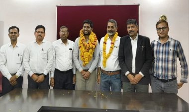 NEWS : जिला विधिक सेवा अधिकारी हर्षित बिसेन का तबादला, बार अध्यक्ष जोशी ने दी भावभीनी विदाई, पढ़े खबर