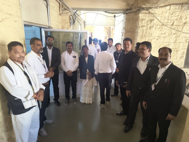 BIG UPDATE: जिला अभिभाषक संघ का चुनाव दंगल, नीमच न्यायालय परिसर में वोटिंग, इतने प्रतिशत मतदान हुए, चुनावी रण में इनके नाम आगे...! पढ़े खबर 