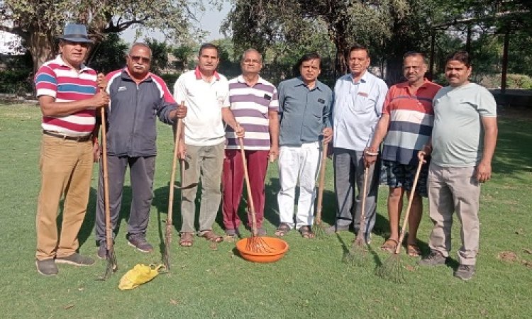 BIG NEWS : नीमच के इस मुक्तिदाम पर पहुंचे स्वच्छता विकास अभियान संस्था और बैकुंठ धाम प्रबंधन समिति के सदस्य, चलाया साफ-सफाई अभियान, नगर पालिका से की बड़ी मांग, पढ़े खबर