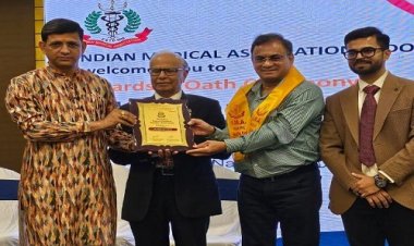 WOW ! BIG NEWS : इंदौर IMA दिवस, जब शहर में हुआ ये खास कार्यक्रम संपन्न, तो नीमच का भी बजा डंका, प्रसिद्ध समाजसेवी व चिकित्सक डॉ. राजेन्द्र एरन को इस अवार्ड से नवाजा, महापौर ने कुछ यूं किया सम्मानित, पढ़े खबर