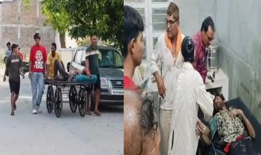 OMG ! बस स्टैंड पर गश खाकर गिरा सफाईकर्मी, तो मदद के लिए किसी ने नहीं बढ़ाएं कदम, फिर ये लोग बने फरिश्ते, और ठेलागाड़ी में पहुंचाया अस्पताल, वाक्या मल्हारगढ़ विधानसभा क्षेत्र का, पढ़े खबर