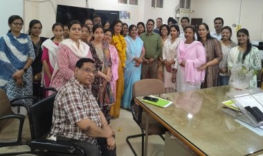NEWS : जाजू कन्या कॉलेज से प्रोफेसर साधना सेवक सेवानिवृत्ति, सम्मान समारोह का हुआ आयोजन, यादगार पल और विचार छात्राओं से किए साझा, पढ़े खबर