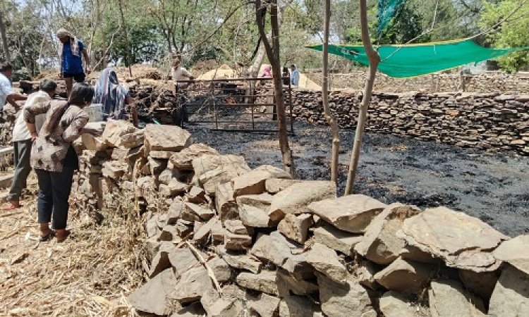 BIG NEWS : बाड़े में पड़े चारे और जंगल क्षेत्र में लगी आज, मशक्कत के बाद पाया काबू, ये घटना मनासा थाना क्षेत्र की, पढ़े खबर