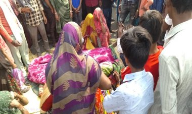 BIG NEWS : फंदे से लटकी मिली दशरथ की लाश, तो परिजनों ने लगाएं हत्या के आरोप, मुख्य मार्ग पर रखा शव, और घंटों तक प्रदर्शन, फिर प्रशासनिक-पुलिस अधिकारी मौके पर, ये घटना पिपलियामंडी थाना क्षेत्र की, पढ़े खबर