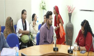 BIG NEWS : कलेक्टोरेट सभाकक्ष में जनसुनवाई, एडीएम ने सुनी 90 से ज्यादा आवेदकों की समस्‍याएं, संबंधित अधिकारियों को दिए निराकरण के निर्देश, पढ़े खबर