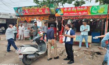 NEWS : पिपलियामंडी में सड़क किनारे अवैध अतिक्रमण, अब एक्शन मोड में नगर परिषद का अमला, की ये बड़ी कार्यवाही, पढ़े खबर