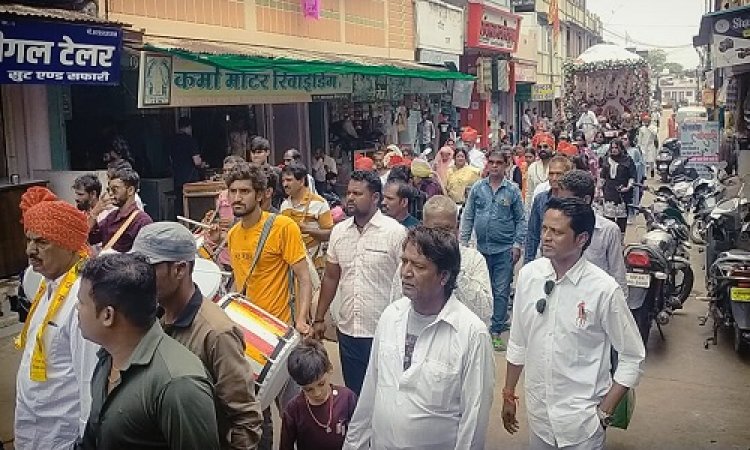 BIG NEWS : कुचबंधिया गिहारा समाज ने निकाली माता महारानी की भव्य शोभायात्रा, गर्मी के बावजूद नहीं रुके भक्तों के कदम, शनिवार को भी होंगे विभिन्न आयोजन, पढ़े खबर