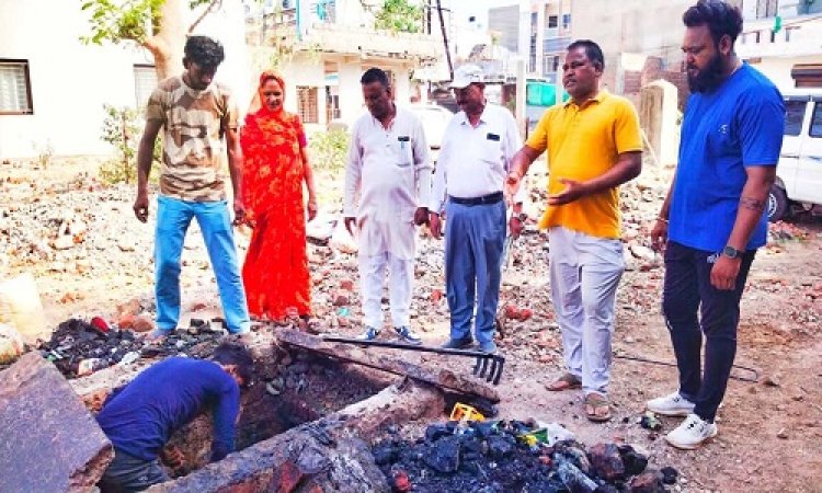 BIG NEWS : बारिश के पहले अलर्ट हुई नगर पालिका, नीमच के इन वार्डो में चलाया अभियान, की बड़े नालों व चैंबरों की ताबड़तोड़ साफ-सफाई, पढ़े खबर