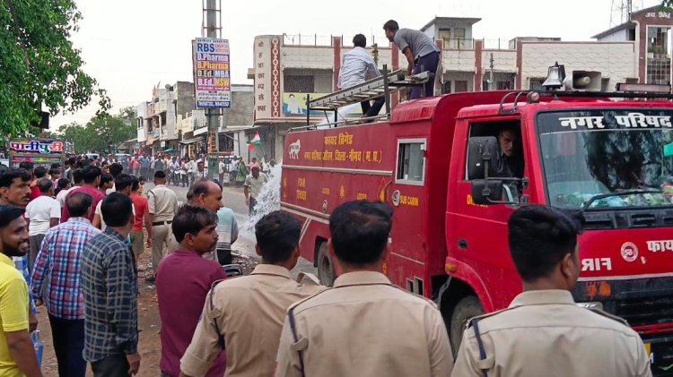 BIG NEWS : चीताखेड़ा में कांग्रेस ने फूंका डिप्टी CM सहित इस मंत्री का पूतला, फायर फाइटर ने की पानी की बौछार, तो पुलिस भी रही तैनात, पढ़े खबर
