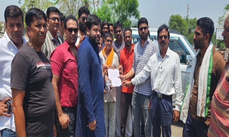 BIG NEWS : बघाना के रहवासियों ने बिजली विभाग के खिलाफ खोला मोर्चा, बीच चौराहे पर दिया धरना, और जमकर किया प्रदर्शन, फिर मांगो को लेकर इन्हें सौंपा ज्ञापन, उग्र आंदोलन की दी चेतावनी, पढ़े खबर