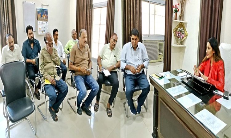 BIG NEWS : नीमच नगर पालिका ने की महा अभियान की शुरुवात, नपाध्यक्ष स्वाति चौपड़ा ने की कार्यो की समीक्षा, विचार-विमर्श कर रूपरेखा तैयार, फिर दिए ये निर्देश, पढ़े खबर