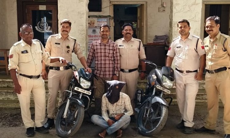 BIG NEWS : पुलिस ने नाकाबंदी में पकड़ी अवैध शराब, जब आरोपी से की पूछताछ, तो बाइक चोरी का भी खुलासा, मंदसौर पुलिस की ये बड़ी कार्यवाही, पढ़े खबर