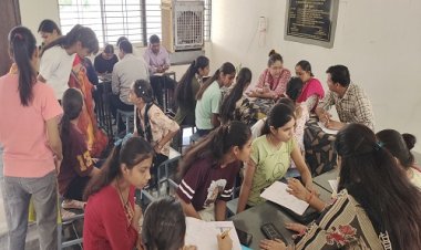 NEWS : जीरन महाविद्यालय में विद्यार्थियों का नव प्रवेश प्रारंभ, 50 से ज्यादा आवंटन हुए प्राप्त, भविष्य की योजनाओं के आधार पर दिया परामर्श, पढ़े खबर