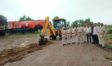 NEWS : राजस्व विभाग एवं पुलिस प्रशासन ने उपकारागृह की आवंटित भूमि से हटवाया अतिक्रमण, वरिष्ठ अधिकारियों के निर्देशन में हुई बड़ी कार्यवाही, पढ़े खबर