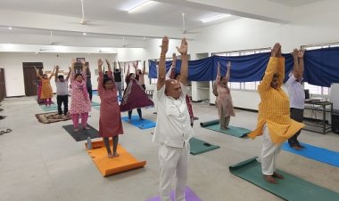 NEWS : विश्व योग दिवस, जीरन कॉलेज में इन्होंने किया योगाभ्यास, पीएम मोदी और मुख्यमंत्री के उद्भोदन को देखा व सुना, पढ़े खबर