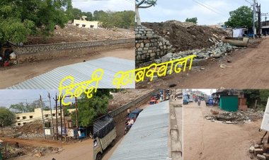 BIG NEWS : अगर आप ग्राम धनेरिया रोड से कर रहे आवागमन, तो हो जाए सावधान, रेलवे की दीवार व तिराहे का गड्डा दे रहा हादसे को न्यौता, समय रहते लेना होगी सुध, पढ़े खबर