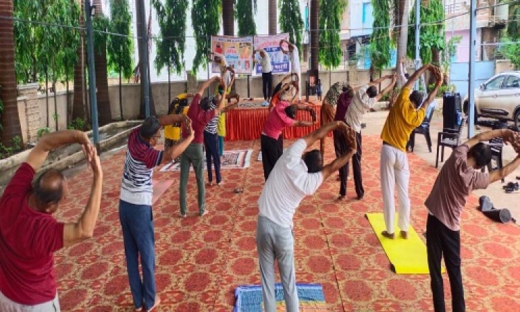 NEWS : अन्तर्राष्ट्रीय योग दिवस, नीमच में यहां हुआ प्रशिक्षण कार्यशाला का शुभारंभ, विभिन्न क्रियाओं की दी जानकारी, पढ़े खबर