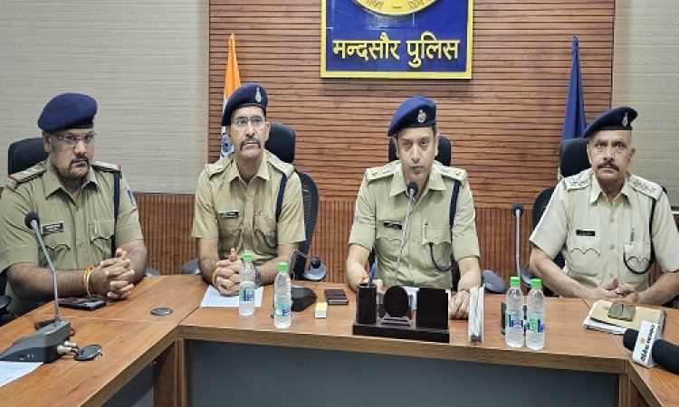 BIG NEWS : तस्कर और तस्करी से अर्जित आय पर मंदसौर पुलिस की सर्जिकल स्ट्राईक, एमपी और राजस्थान में मौजूद करोड़ों की अवैध चल-अचल संपत्तियां फ्रीज, आदेश जारी, इन पर भी FIR दर्ज, पढ़े खबर