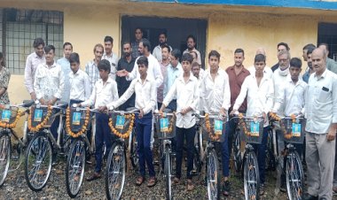 WOW ! छात्र-छात्राओं की राह हुई आसान, शासकीय स्कूल में विद्यार्थियों को साइकिल का वितरण, मनासा क्षेत्र में यहां कार्यक्रम संपन्न, विधायक मारु भी हुए शामिल, पढ़े खबर