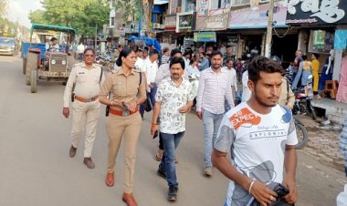 BIG NEWS : यातायात पुलिस और नगर पालिका ने अतिक्रमण के खिलाफ छेड़ी जंग, नीमच की सड़कों पर उतरे अधिकारी, कार्यवाही के साथ चला समझाइश का दौर, पढ़े खबर