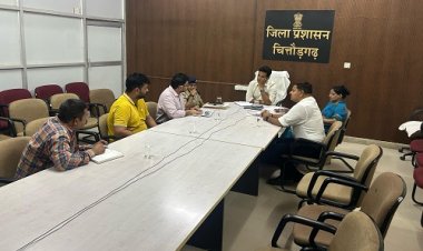 BIG NEWS : गंगरार में हाईवे निर्माण और जाम से जनता परेशान, चित्तौड़गढ़ जिला कलेक्टर ने बुलाई हाईलेवल बैठक, फिर इन्हें लगाई जमकर फटकार, दी ये बड़ी चेतावनी, पढ़े खबर
