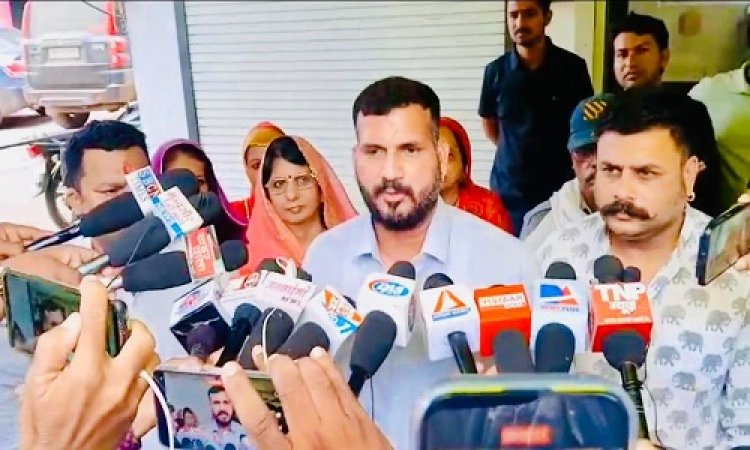 BIG NEWS : करणी सेना ने प्रशासन पर लगाएं गंभीर आरोप, सड़क पर की प्रेसवार्ता, और इस दिन एसपी कार्यालय का करेंगे घेराव, मंदसौर में दी बड़ी चेतावनी, क्या मामला जीवन सिंह शेरपुर पर फर्जी मुकदमे से जुड़ा...! पढ़े खबर