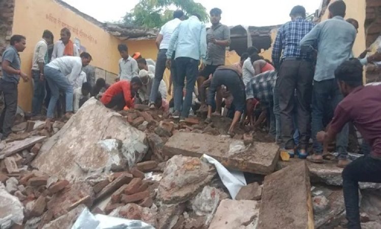 BIG NEWS : झालावाड़ के इस गांव में दर्दनाक हादसा, सरकारी स्कूल की छत गिरी, इतने मासूम बच्चों की अकाल मौत, तो कई घायल भी हुए, मौके पर प्रशासनिक और पुलिस अधिकारी, रेस्क्यू जारी, पढ़े खबर
